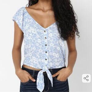 🆕 American Eagle Blue Floral Blouse